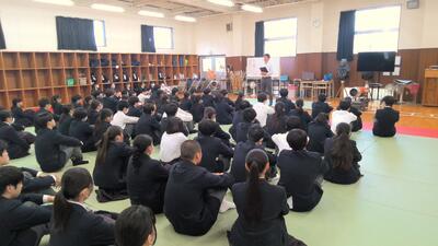 １１月３年学年朝会２